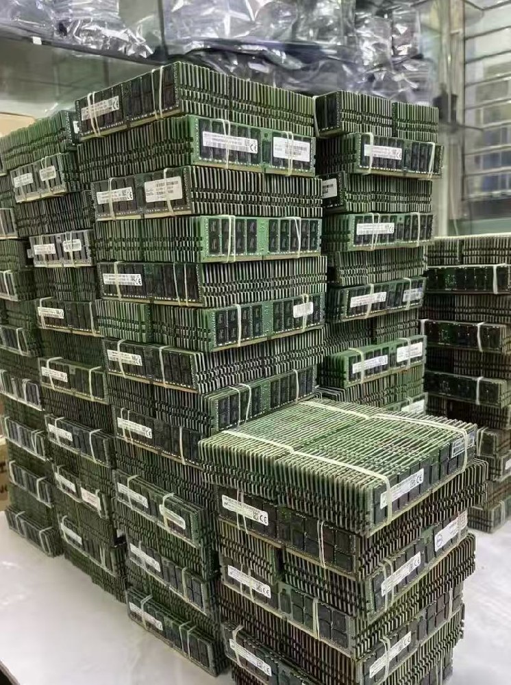 庫(kù)存批量線(xiàn)路板回收